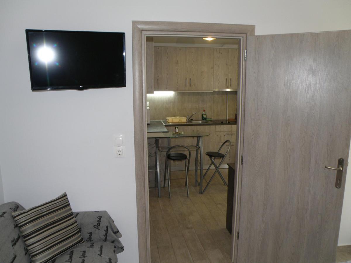 Talos Apartments And Studios Ираклио Екстериор снимка