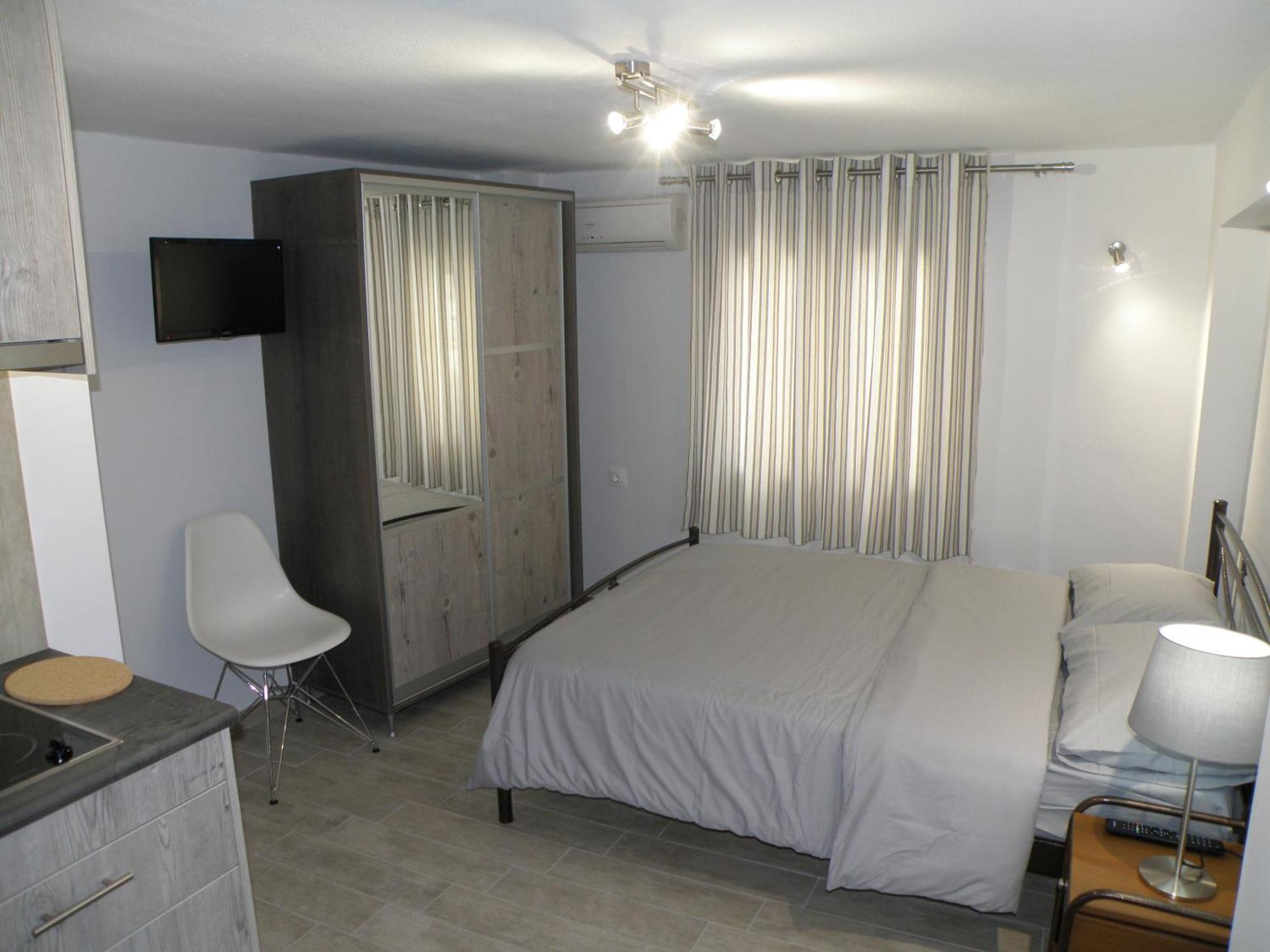 Talos Apartments And Studios Ираклио Екстериор снимка